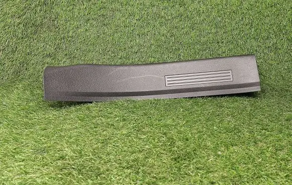 Chevrolet Equinox Rear sill trim cover 84445018 23116200