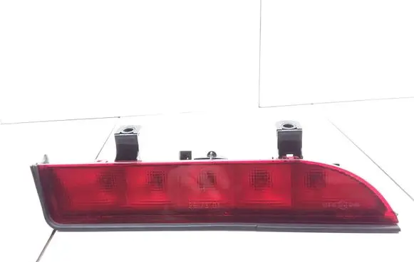 Third/center stoplight