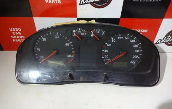 Volkswagen PASSAT B5 Speedometer (instrument cluster) 3B0919881N