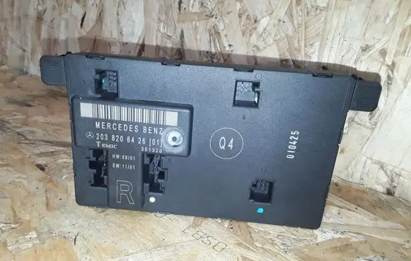 Mercedes-Benz C W203 Door control unit/module 2038206426