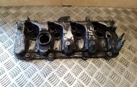 Chevrolet Captiva Rocker cam cover 