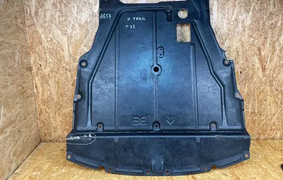 Nissan X-Trail T32 Engine splash shield/under tray