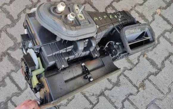Opel Astra J Interior heater climate box assembly 13338025