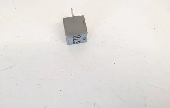 Audi A4 S4 B5 8D Other relay 8d0951253 v23134-j52-x300