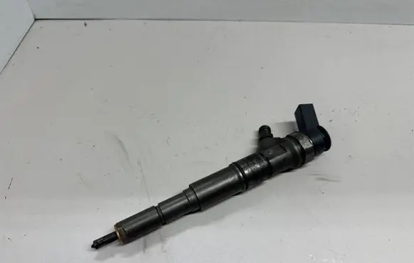 BMW 5 E60 E61 Fuel injector 0445110209