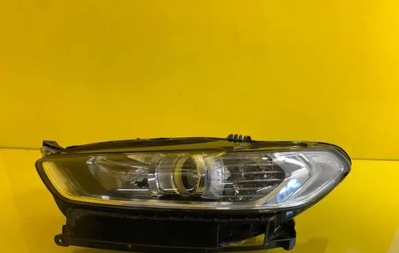 Ford Mondeo MK V Headlight/headlamp DS73-13W030-AE