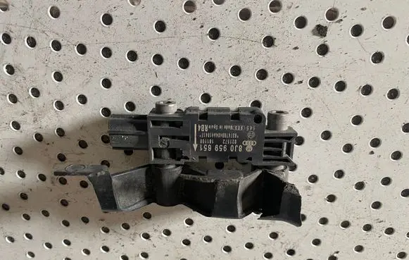 Audi A3 S3 8P Airbag deployment crash/impact sensor 8J0959651