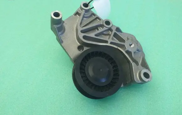 Jaguar F-Pace Generator/alternator belt tensioner GX738A610DA