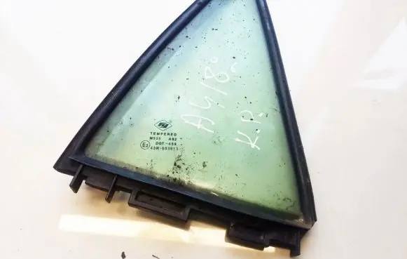 Rear vent window glass