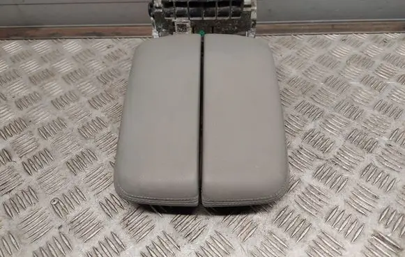 Audi Q7 4M Armrest 4M0864207AF