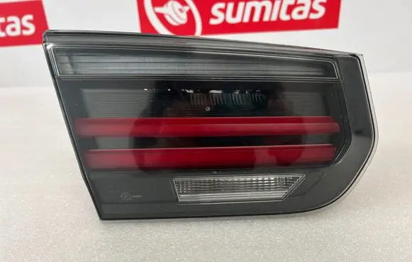 Tailgate rear/tail lights