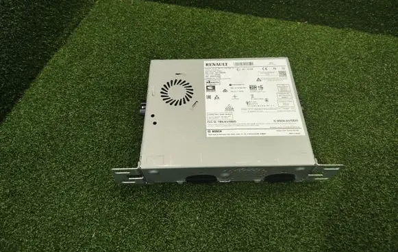Radio/CD/DVD/GPS head unit