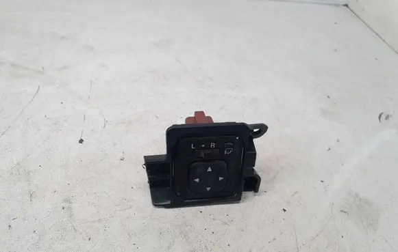 Tesla Model X Wing mirror switch 183569