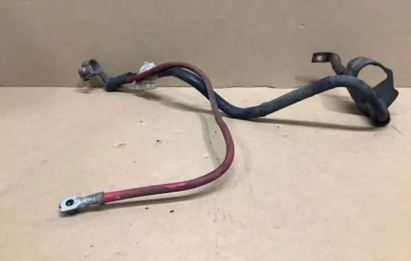 Volkswagen PASSAT B6 Positive cable (battery) 1K0971228M