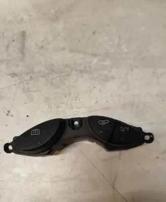 Ford Focus Windscreen/window heater switch 98AG19A945BG
