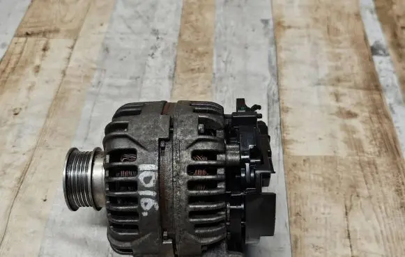 Opel Zafira B Generator/alternator 55556067 0124425020