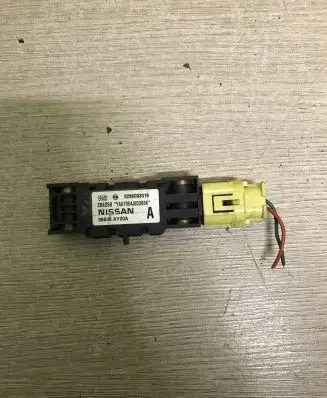 Nissan Note (E11) Airbag deployment crash/impact sensor 0285003019