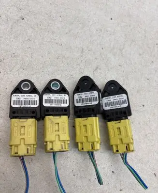 Toyota Avensis T250 Airbag deployment crash/impact sensor 8983305010 293305131G 291310651E