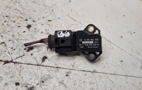 Volkswagen PASSAT B6 Air pressure sensor 0281002399 038906051B
