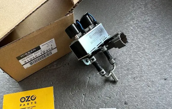 Nissan Patrol Y61 Differential lock switch 3194041X10 31940VB30A