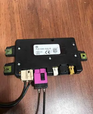 Volkswagen Touareg I Antenna control unit 7L6035530B