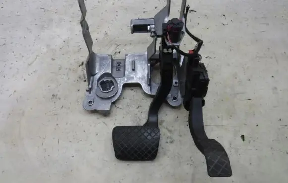 Audi Q5 SQ5 Accelerator throttle pedal 8K1723523
