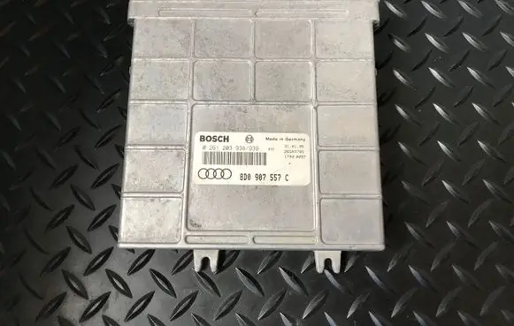 Audi A4 S4 B5 8D Engine control unit/module 8D090755C 0261203938939 26SA3785