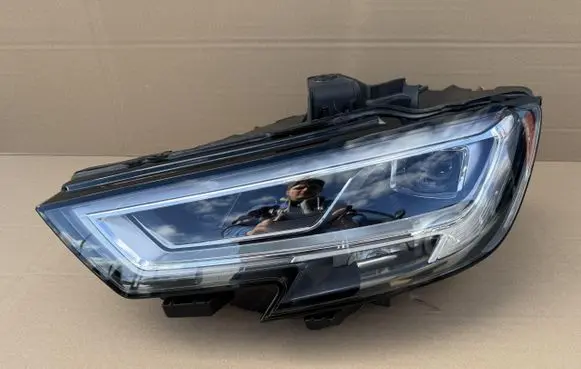 Audi A3 S3 8V Headlight/headlamp 8V0941783C