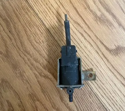 Audi A6 S6 C5 4B Turbo solenoid valve 028906283 72169313 99T137
