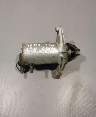 Toyota Yaris Starter motor 281000Y090