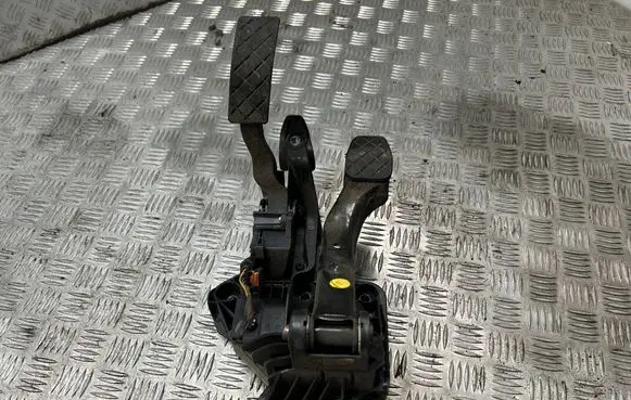 Seat Ibiza IV (6J,6P) Brake pedal 6C1721058D