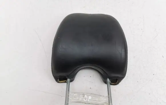Volvo XC90 Front seat headrest 