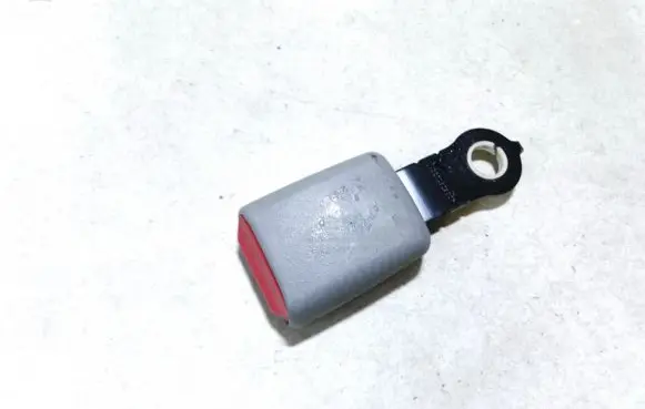Opel Sintra Rear seatbelt buckle