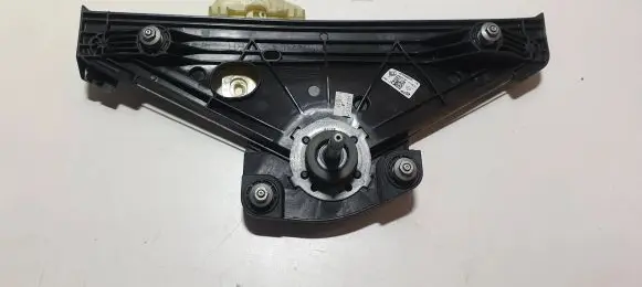 Renault Clio V Rear door window regulator with motor 827204807R