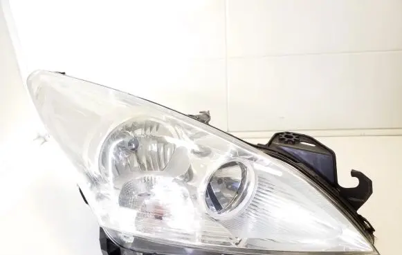 Peugeot 5008 Headlight/headlamp 9682519080