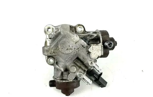 Audi A6 C7 Fuel injection high pressure pump 059130755AN 0445010631