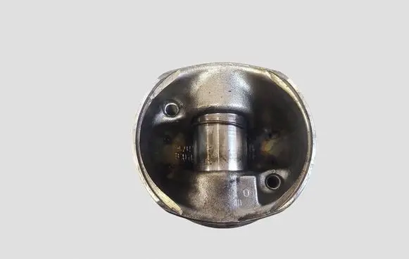 BMW 3 E90 E91 Piston 0000