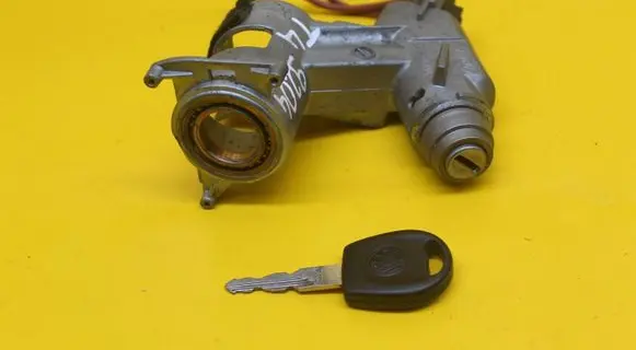 Volkswagen Transporter - Caravelle T4 Ignition lock 701905851