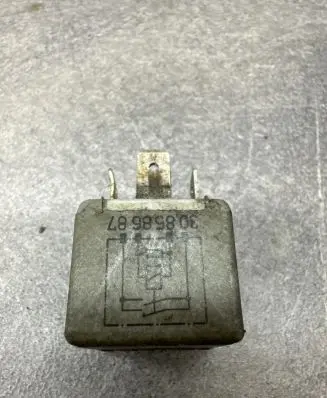 Audi A4 S4 B6 8E 8H Other relay 443951253K