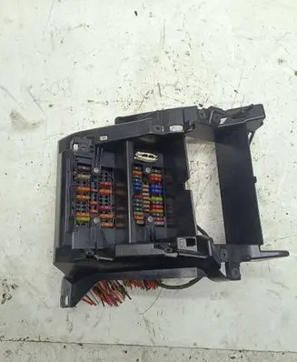 Volkswagen Transporter - Caravelle T5 Fuse module
