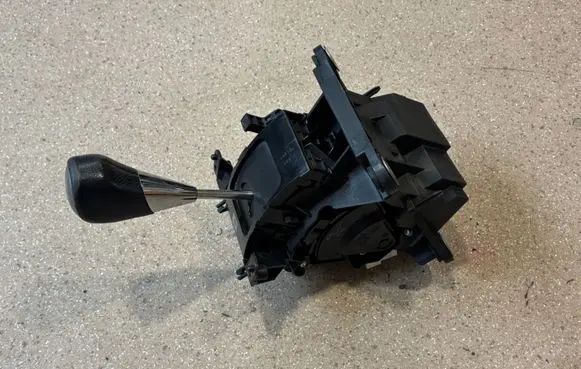 Toyota Auris 150 Gear shifter/selector 8945152020