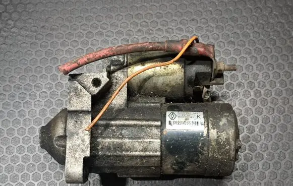 Renault Megane II Starter motor 8200227092 M000T91581