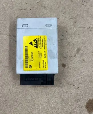 BMW 5 E60 E61 Center console control module 9183233 725852 28137346