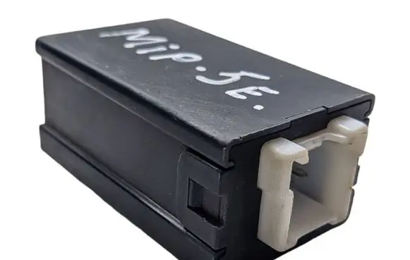 Mitsubishi Pajero Wing mirror control module MR583832