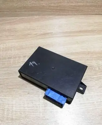 BMW 5 E39 Cruise control unit/module 8375497