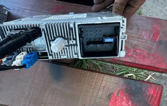 Peugeot 208 I Radio/CD/DVD/GPS head unit 9809503480