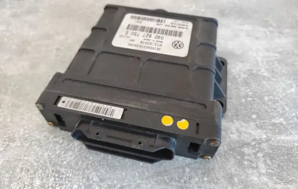 Volkswagen Touareg I Gearbox control unit/module 09D927750E