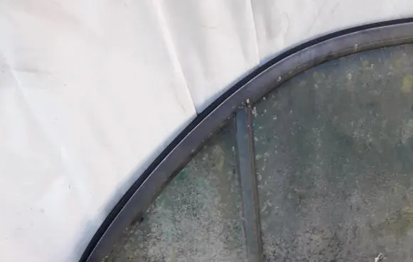 Rear vent window glass