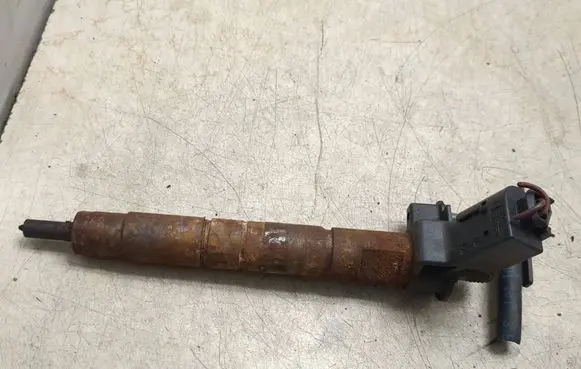 Fuel injector