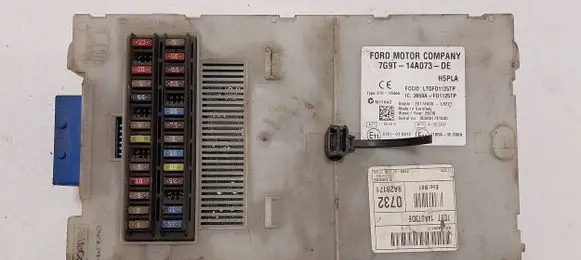 Ford Mondeo MK IV Fuse module 7G9T14A073DE ZLS0M2X6 9A28171